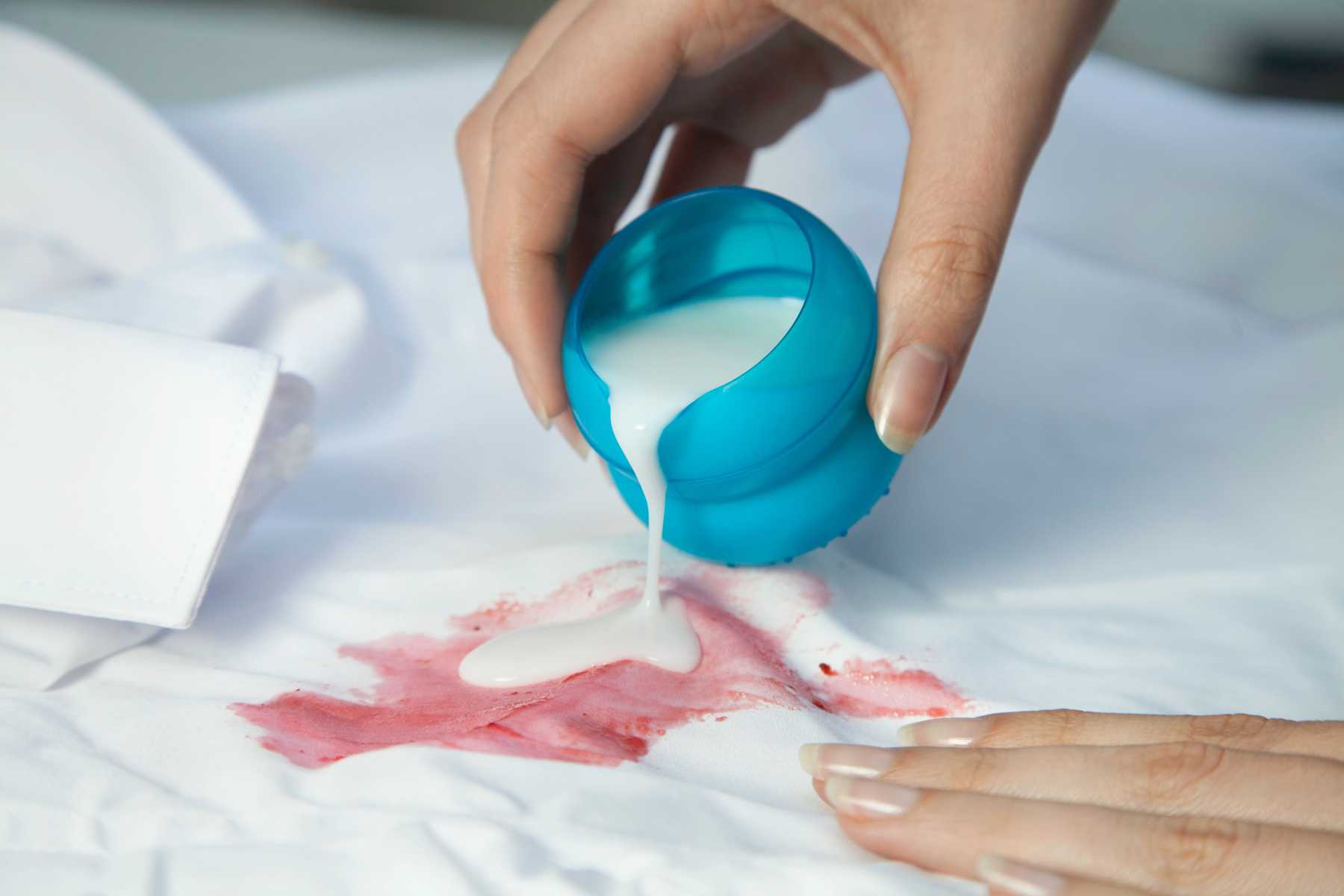 How To Get Stains Out Of White Clothes - Hello Laundry How To Erase Clothes From A Picture