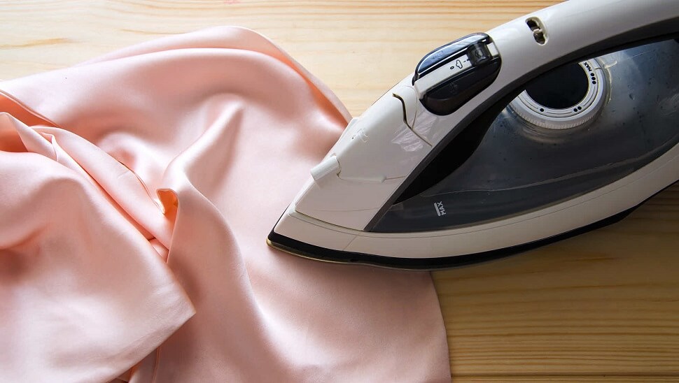 How to Iron Silk